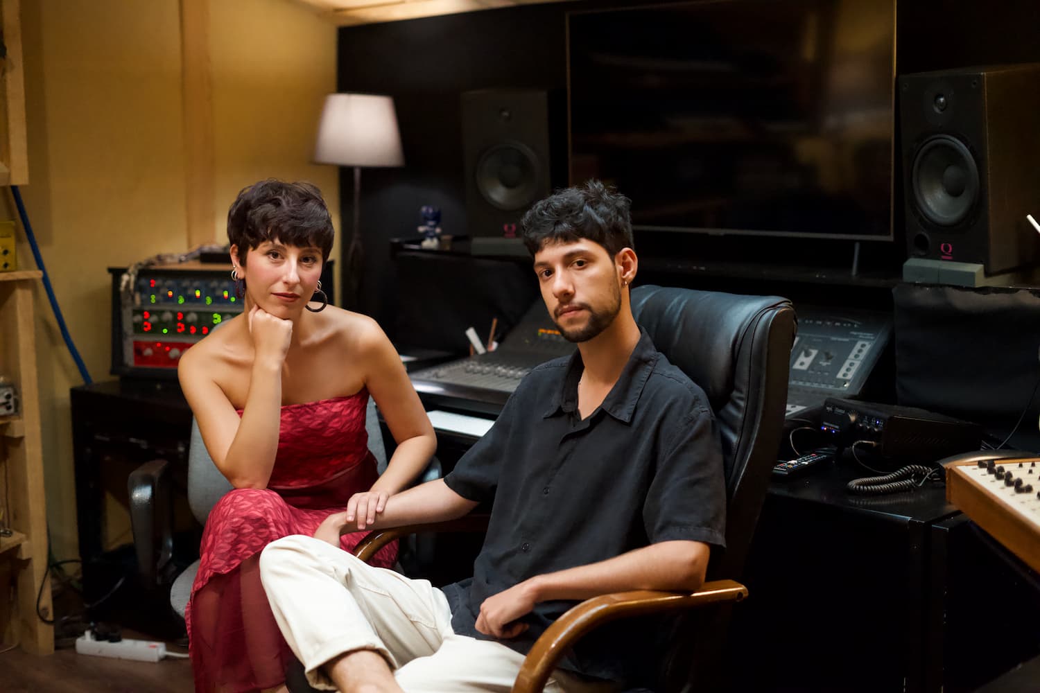 Lucia Linares and Jose Roman Leiva recording studio - Blumi Studio